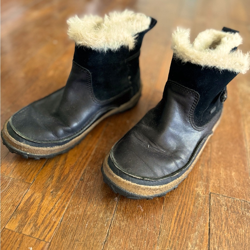 Merrell Women’s Tremblant pull on boot